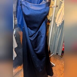 David's bridal size 8 blue dress strapless